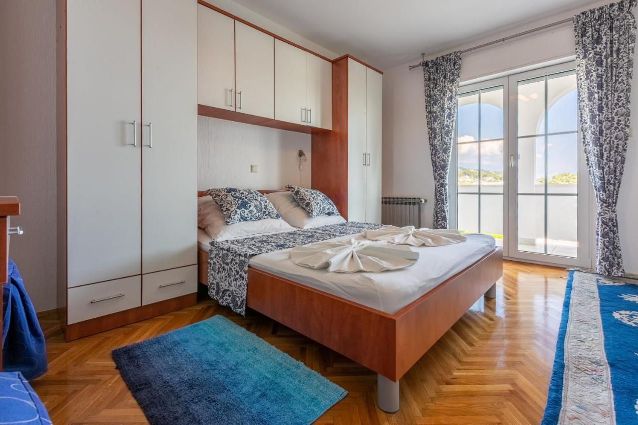 Apartments Vila Antula Banjol Exterior photo