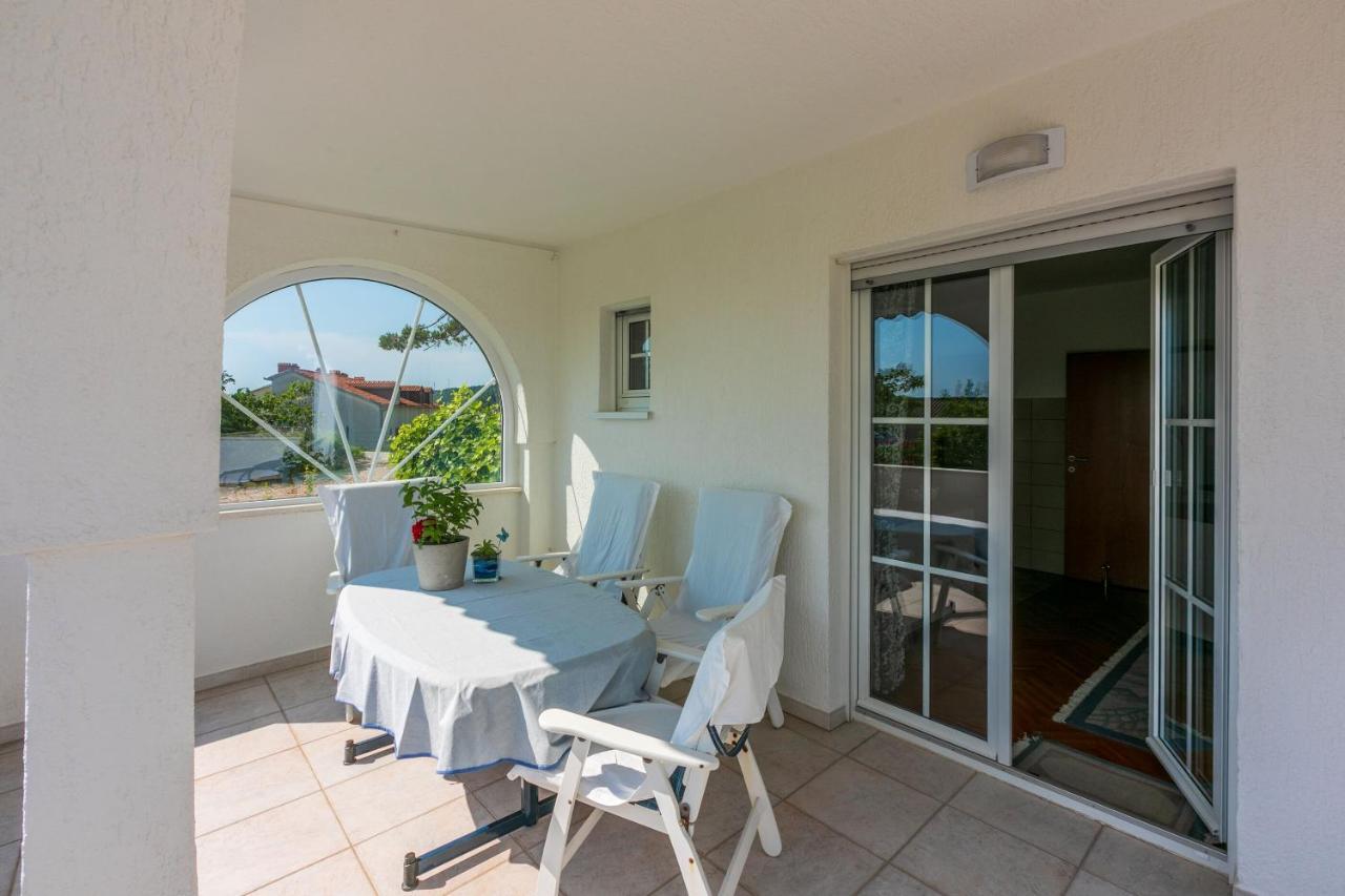 Apartments Vila Antula Banjol Exterior photo