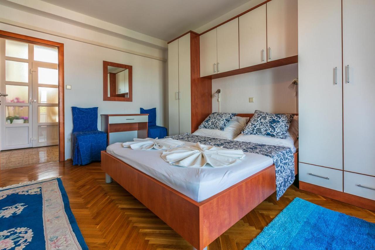 Apartments Vila Antula Banjol Exterior photo