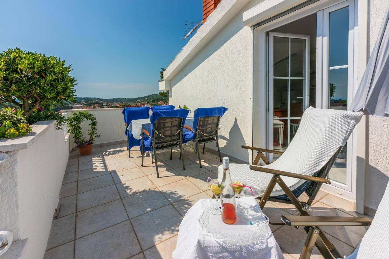Apartments Vila Antula Banjol Exterior photo