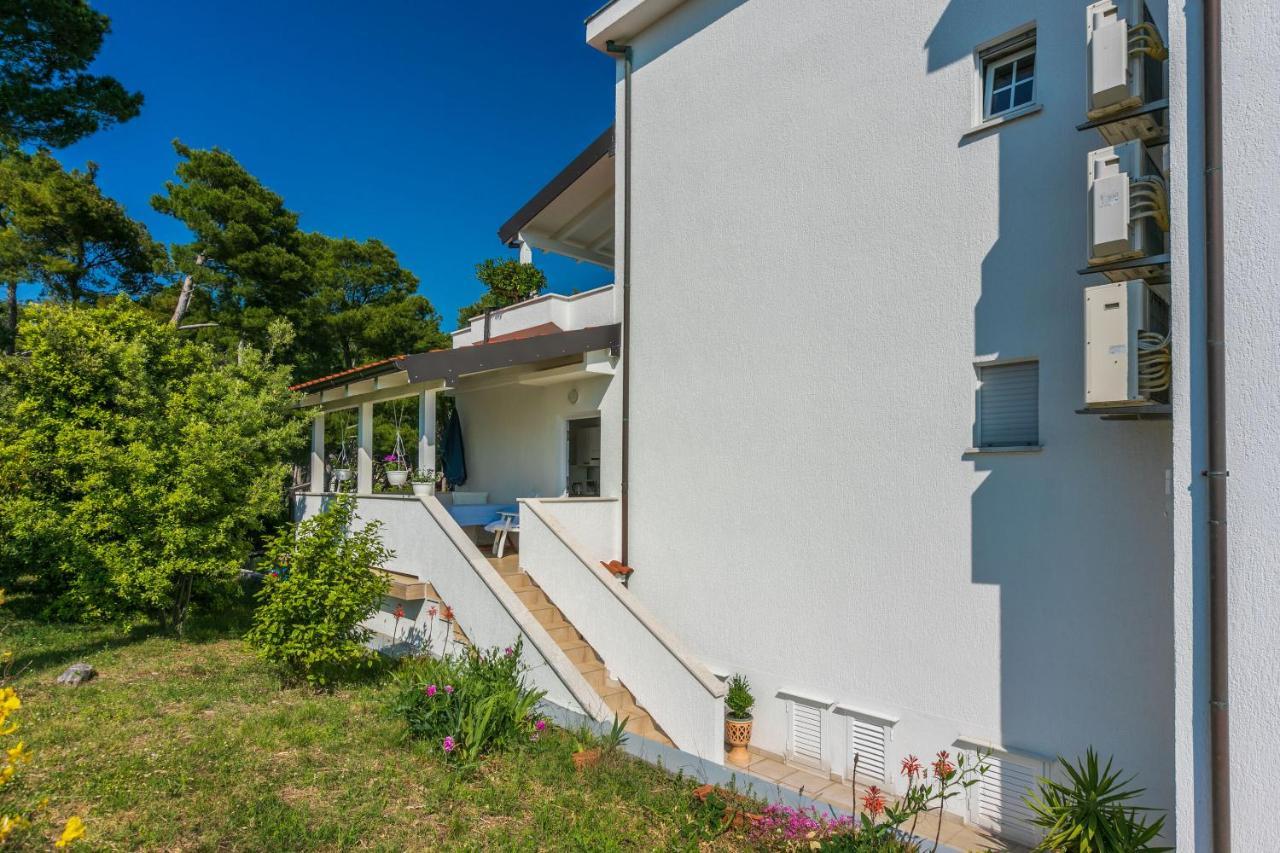 Apartments Vila Antula Banjol Exterior photo
