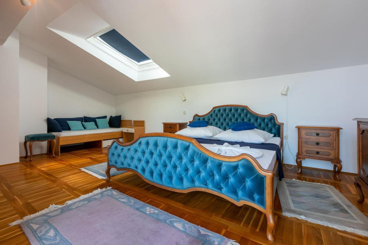Apartments Vila Antula Banjol Exterior photo