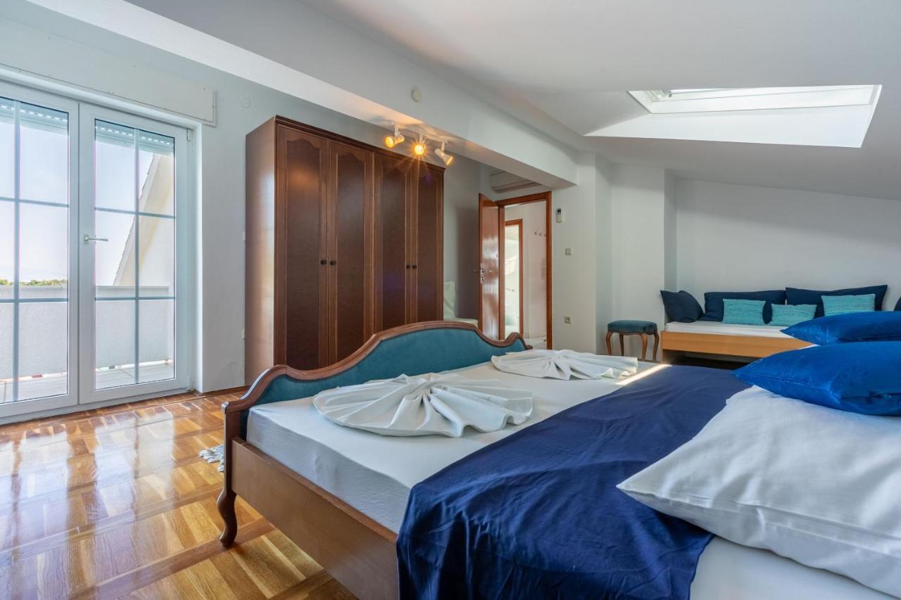 Apartments Vila Antula Banjol Exterior photo