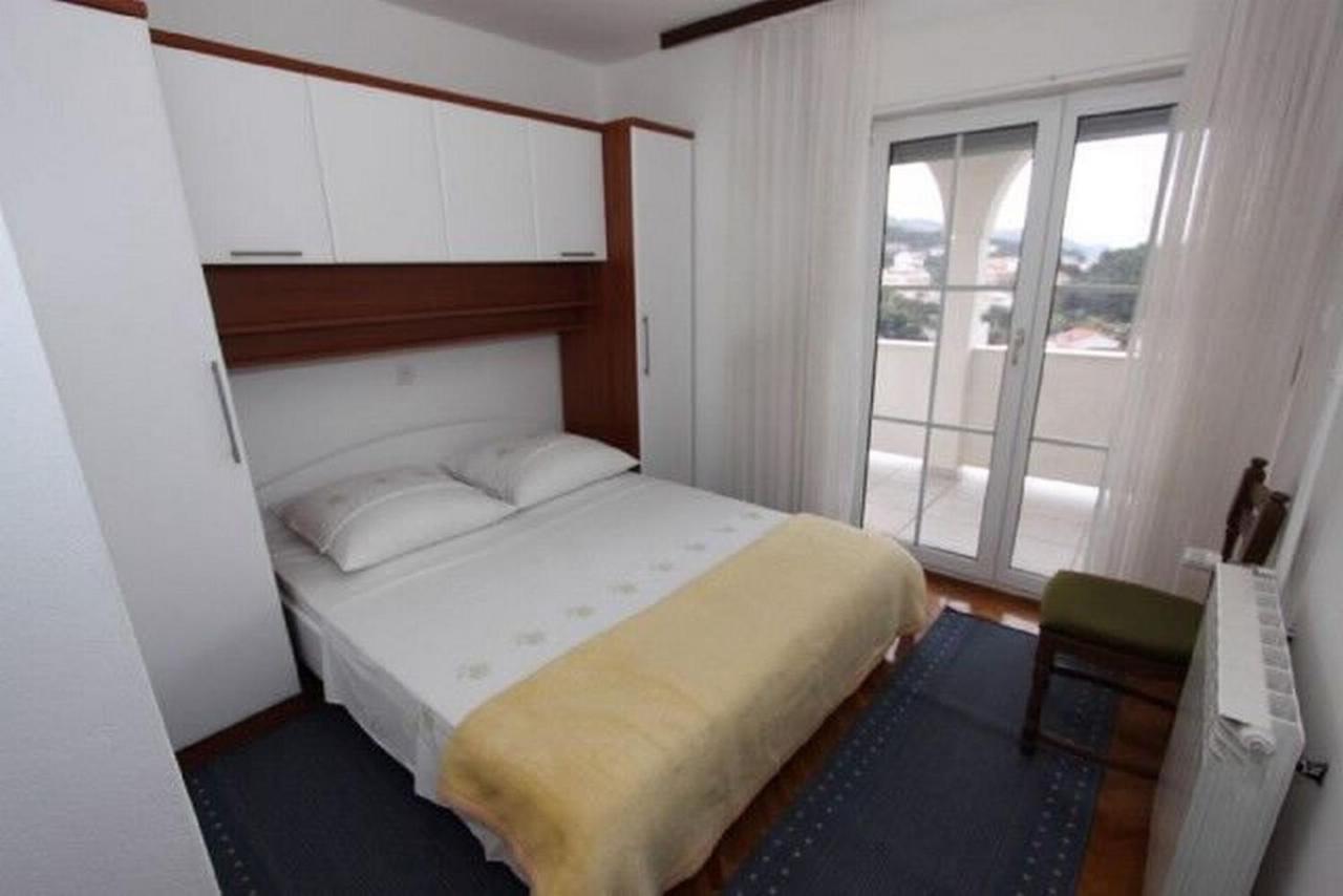 Apartments Vila Antula Banjol Exterior photo